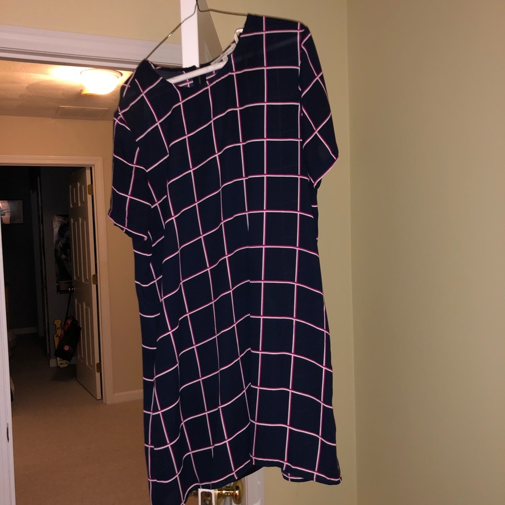 Short sleeve red white and blue check dress